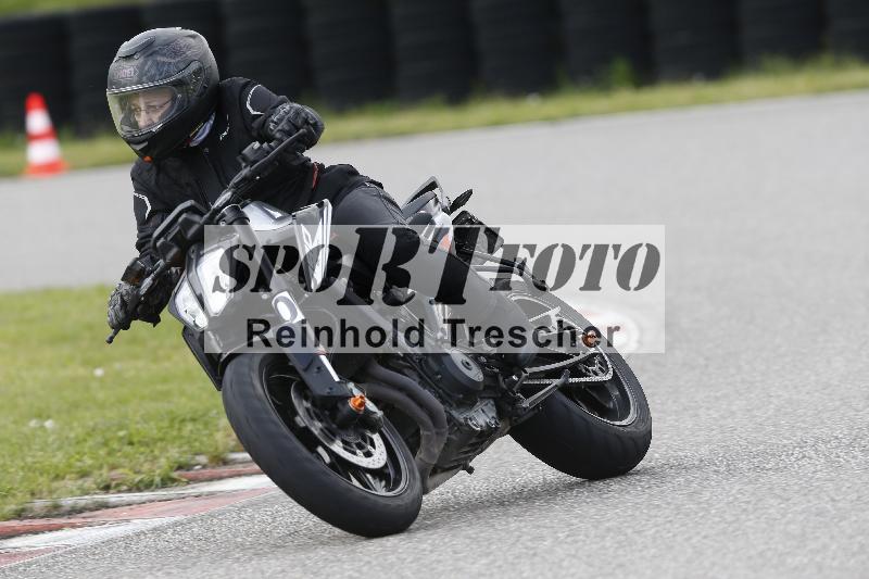 Archiv-2025/09 22.04.2025 Cornu Master School ADR/rot-rouge/40